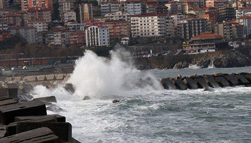 Zonguldak’ta şiddetli yağış ve rüzgar etkili oldu