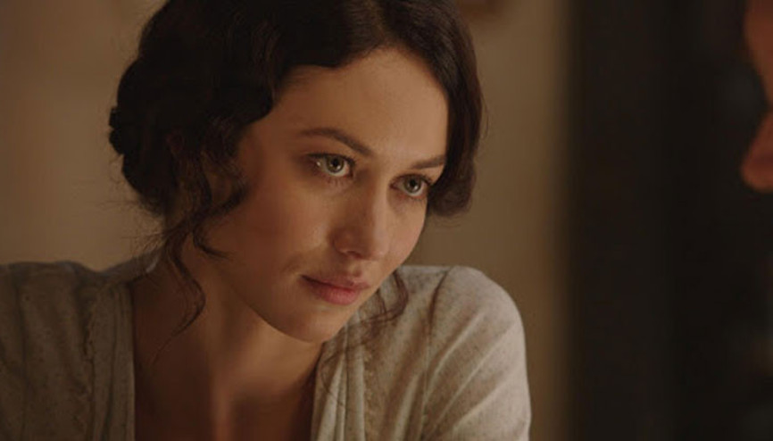 Ünlü oyuncu Olga Kurylenko, corona virüs testinin pozitif çıktığını duyurdu
