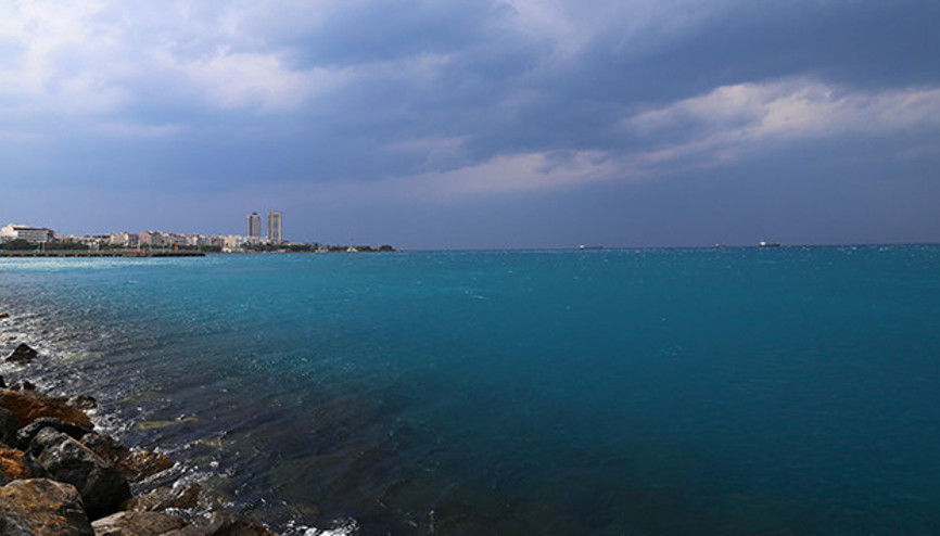 İskenderun Körfezi turkuaz rengine büründü