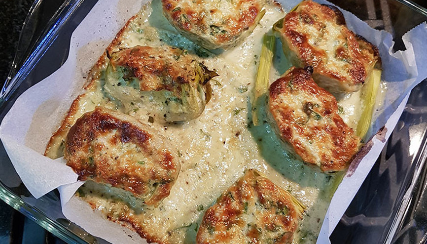 Mevsime uygun bir merhaba: Rokfor soslu enginar
