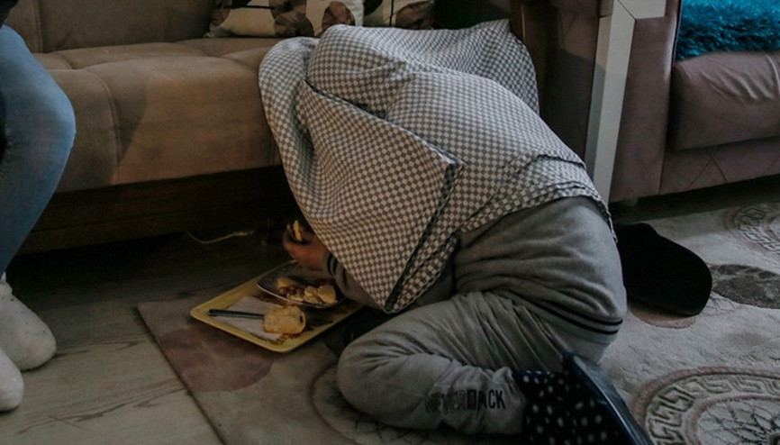 Akılalmaz olay Karanlık odada 12 yıldır böyle yaşıyor…