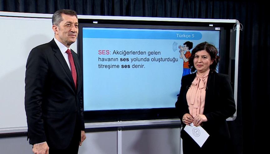 TRT uzaktan eğitim için sınıfları stüdyoya, stüdyoları sınıfa çevirdi