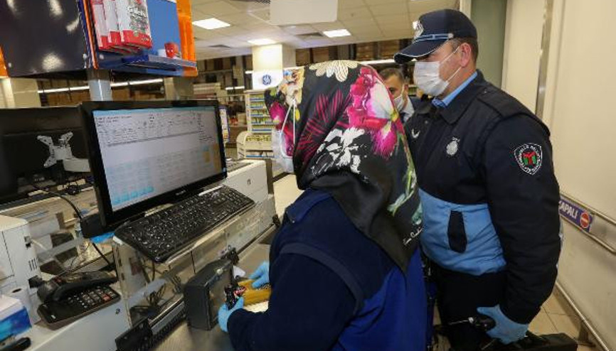 Yenimahalle zabıtasından virüs fırsatçılarına denetim Yenimahalle zabıtasından virüs fırsatçılarına denetim
