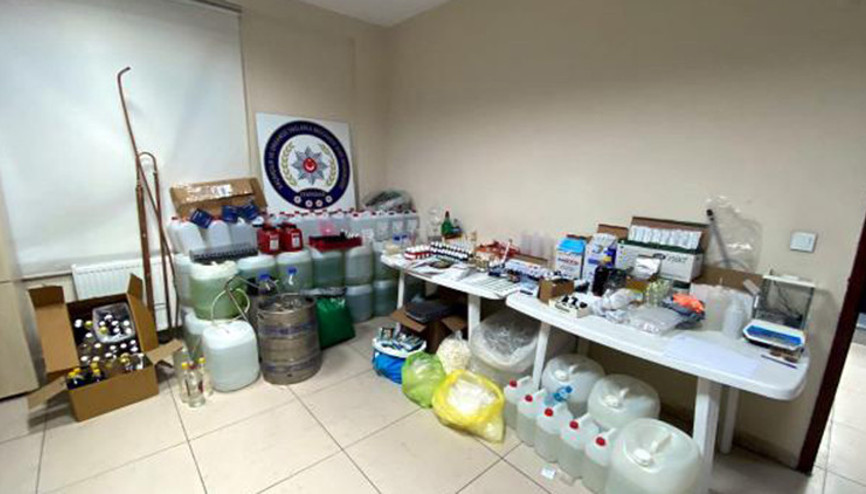 Tekirdağda sahte etil alkol üretilen depoya baskın Tekirdağda sahte etil alkol üretilen depoya baskın