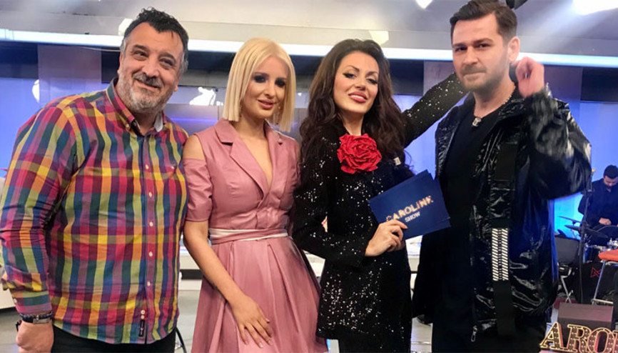 Caroline ile Gökçe erkeklere rest çekti