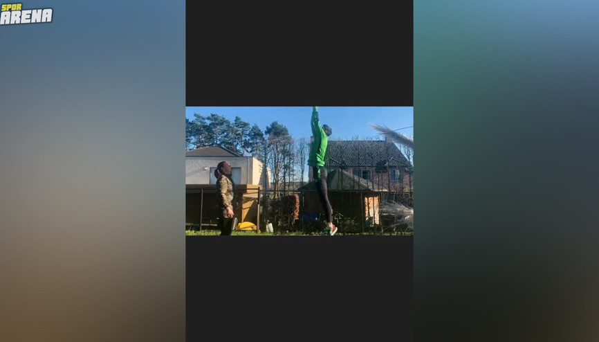 Berke Özer antrenmanları annesiyle beraber yapıyor