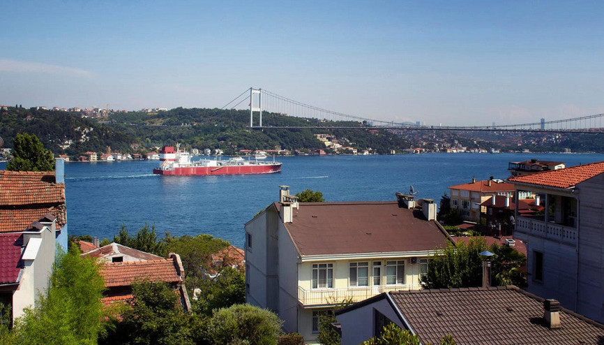 Uzanıp Kanlıca’nın orta yerinde…