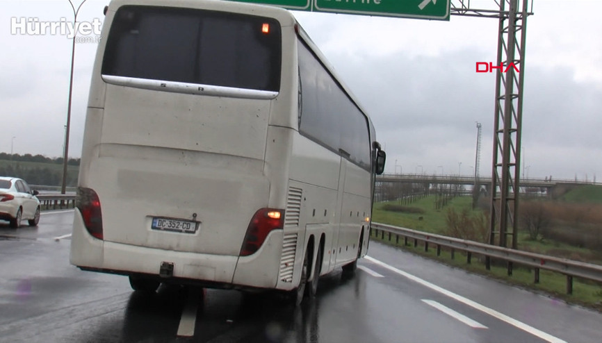 İzin belgeleri bulunmayan otobüsler geri gönderildi