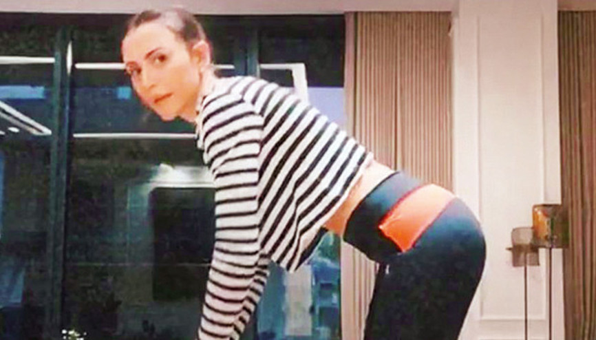 Emina Jahovic: Canlı yayında spor yaptı