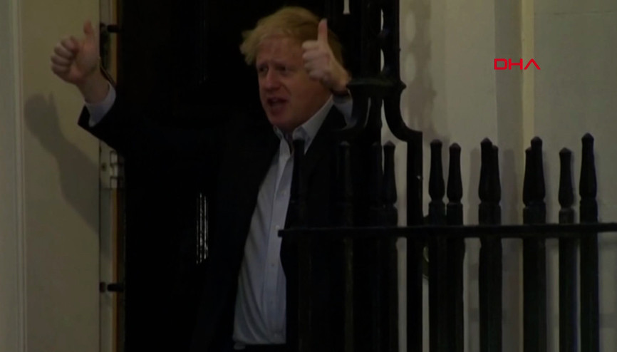 Karantina altında olan Boris Johson ilk kez görüntülendi