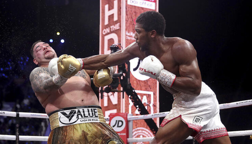 Bokstaki ağır sıklet unvan maçı corona virüsü nedeniyle ertelendi