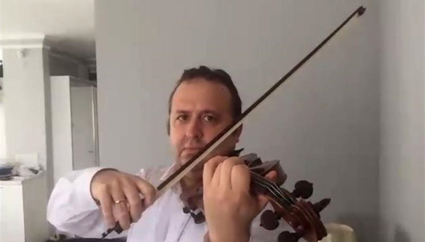 Rektör yardımcısından moral konseri