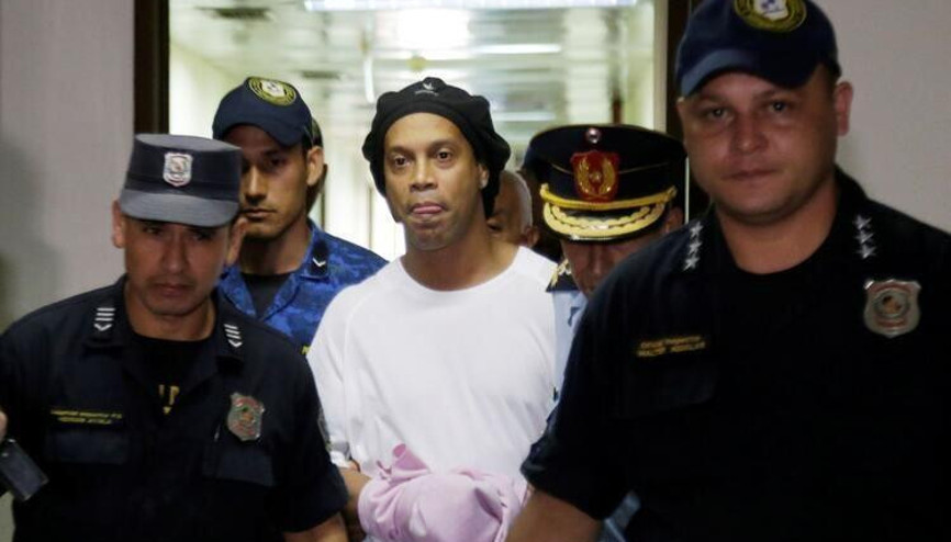 Ronaldinho’dan hapishanede ailesine videolu mesaj