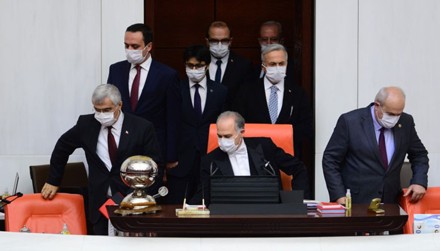 TBMMde Corona Virüsü önlemi... Maskeli oturum