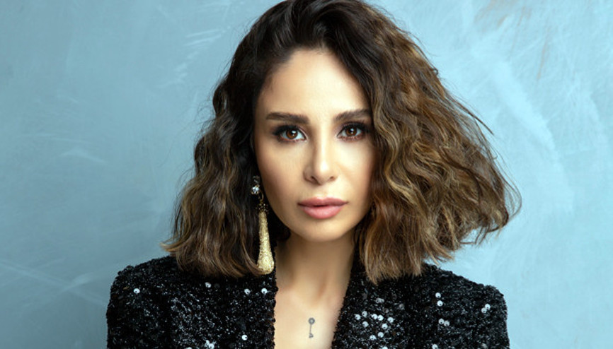 Bu akşam mikrofon Betül’de