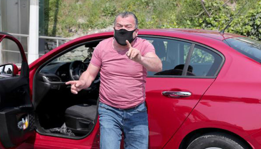 Sürücü ile polis arasında dakikalar süren alkolmetre tartışması