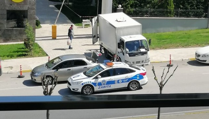 Belediye araçları ile bedava Sözcü gazetesi dağıttılar