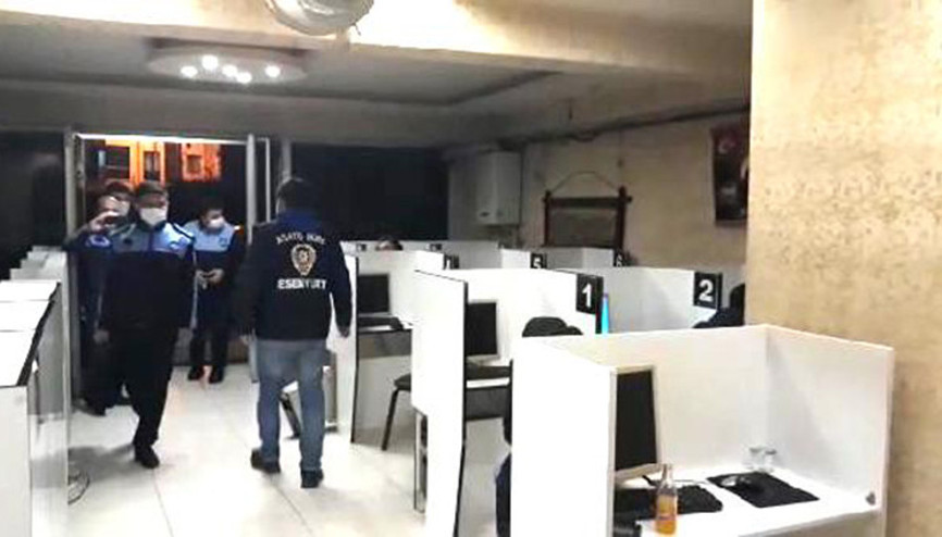 Esenyurtta mührü sökülen kafede sanal tombala oynadılar