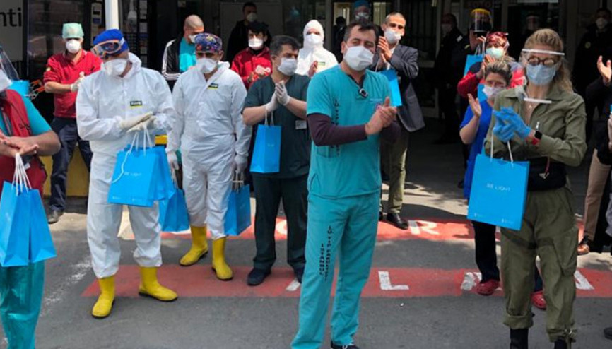 Şeyda Coşkundan sağlık çalışanlarına destek