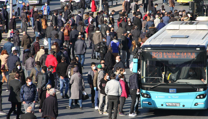 Metrobüs kazası sonrası endişelendiren görüntüler