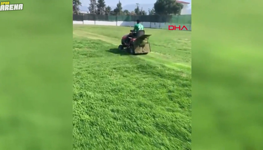 Denizlisporlu Onazi sahadaki çimleri biçerse...