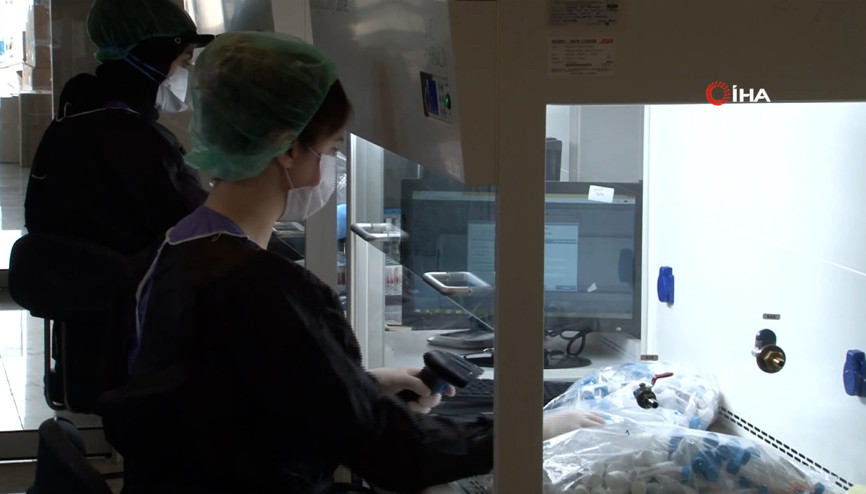 Corona virüs tanı merkezinin gönüllü savaşçıları ilk kez konuştu Corona virüs tanı merkezinin gönüllü savaşçıları ilk kez konuştu