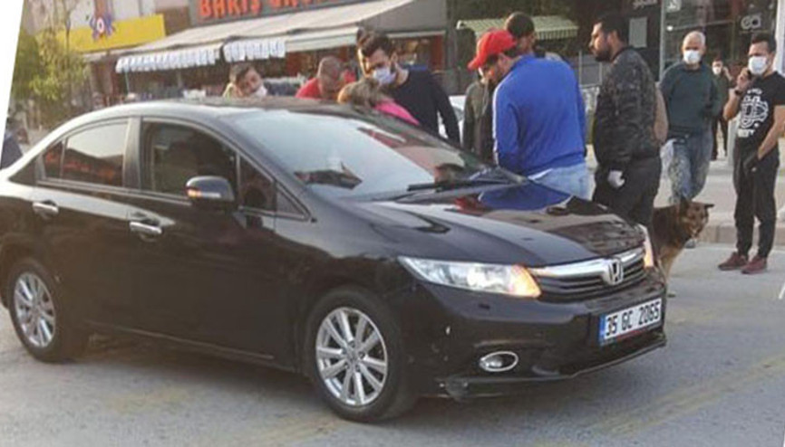 Otomobiliyle kırmızı ışıkta bekleyen sürücü silahlı saldırıda öldü