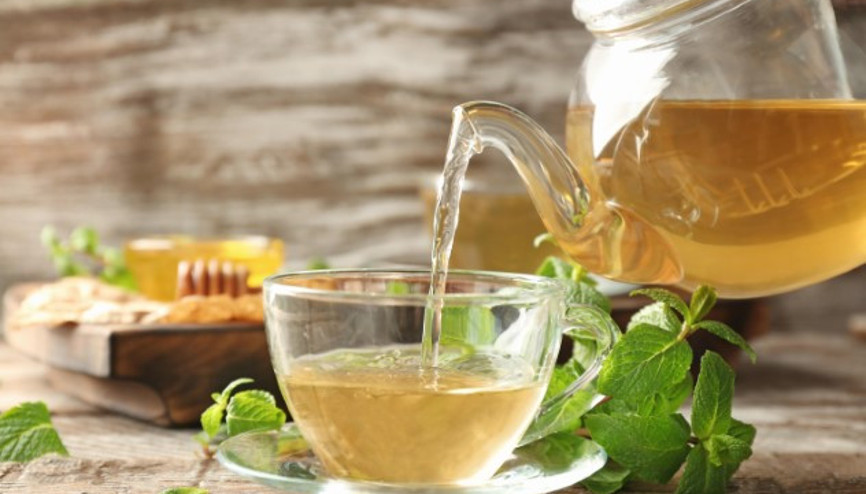 Uykudan önce rahatlatacak 3 bitki çayı