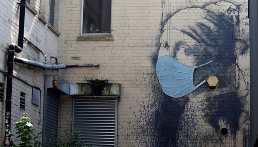 Hollandalı Mona Lisaya cerrahi maske