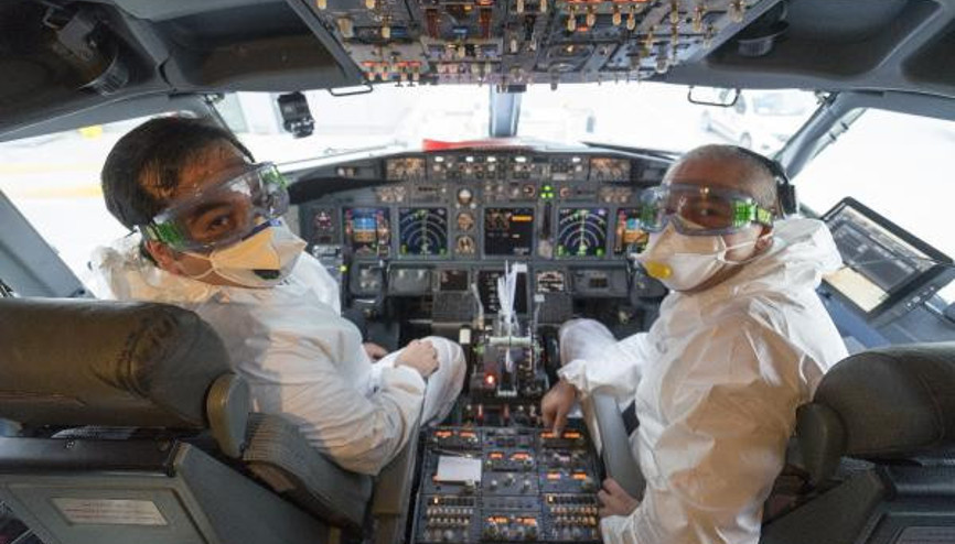 THYnin tahliye seferinde özel anlar... Uçuş ekibi Corona Virüsten ölen meslektaşlarını unutmadı THYnin tahliye seferinde özel anlar... Uçuş ekibi Corona Virüsten ölen meslektaşlarını unutmadı