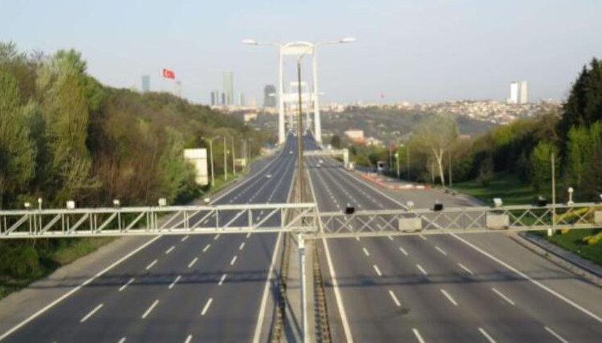 İstanbulda köprüler ve yollar boş kaldı