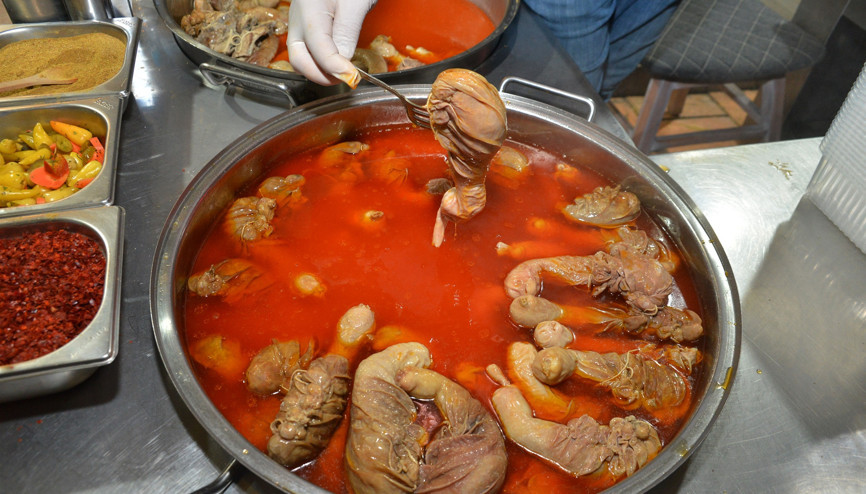 Sokağa çıkma kısıtlaması biter bitmez şırdana koştular