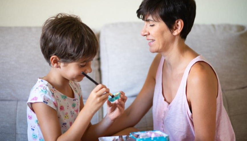 Eve Kapanan Otizmli Çocuklar için Ebeveynlere 9 Tavsiye