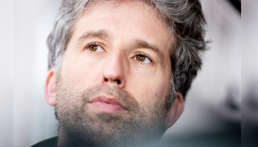 Bu adam akıllanmaz Bu adam akıllanmaz