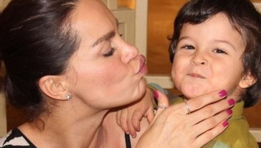 Ebru Şallıdan duygulandıran paylaşım: Anne kedi bir ömür de yaşardı hastanede...