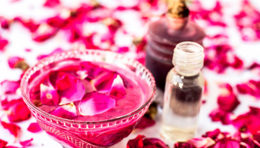 Evde doğal gül suyu nasıl yapılır