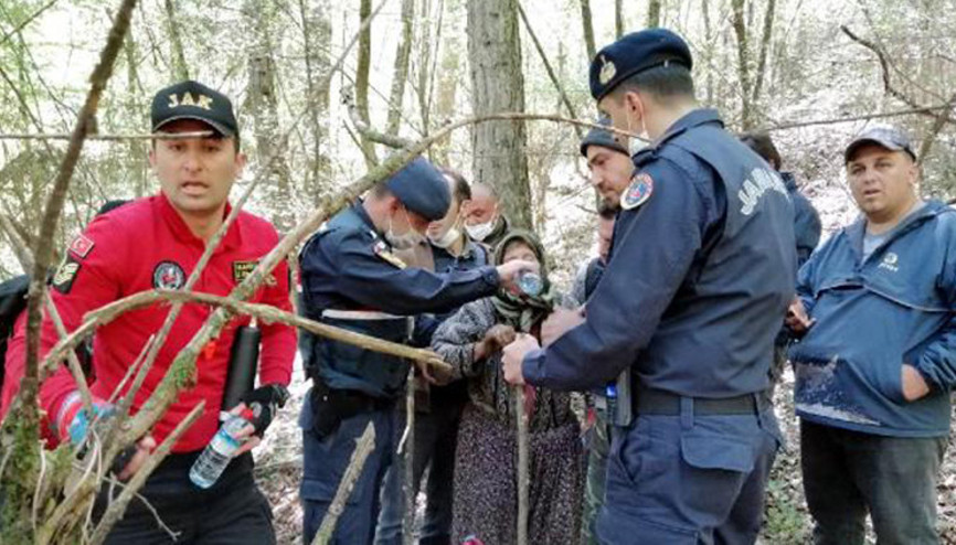 Kaybolan yaşlı kadın, 25 saat sonra ormanda bulundu Kaybolan yaşlı kadın, 25 saat sonra ormanda bulundu