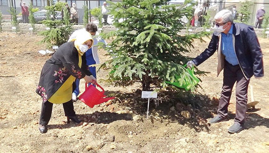 Sağlıkçı 400 annenin adı bu bahçede yeşerecek