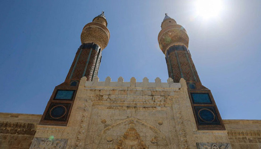 Mavi medrese hizmete girmeye hazırlanıyor