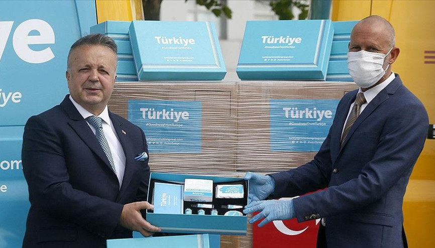 Türkiye Tanıtım Grubundan Made in Türkiye logolu hijyen kitli tanıtım