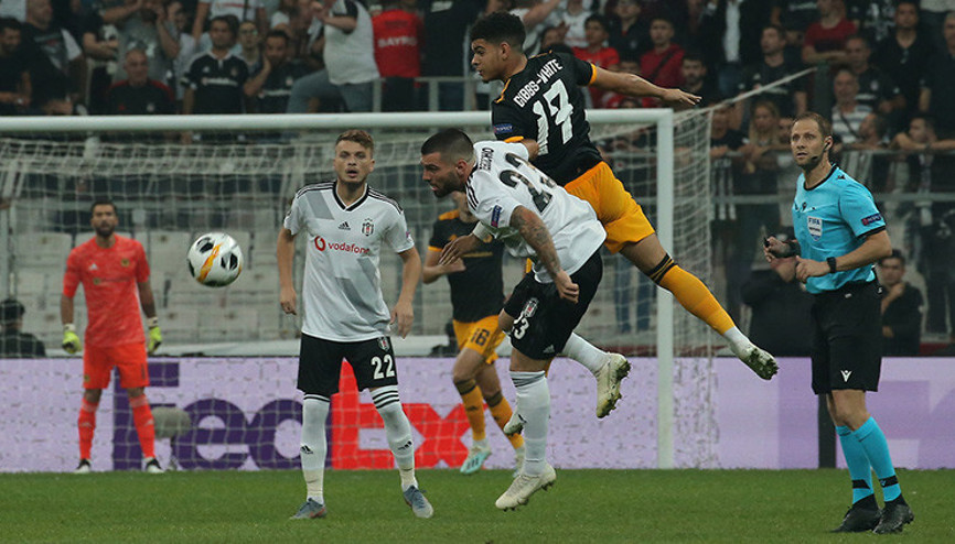 Wolverhamptonlı Morgan Gibbs-White corona virüs karantinasında ev partisi verdi Wolverhamptonlı Morgan Gibbs-White corona virüs karantinasında ev partisi verdi