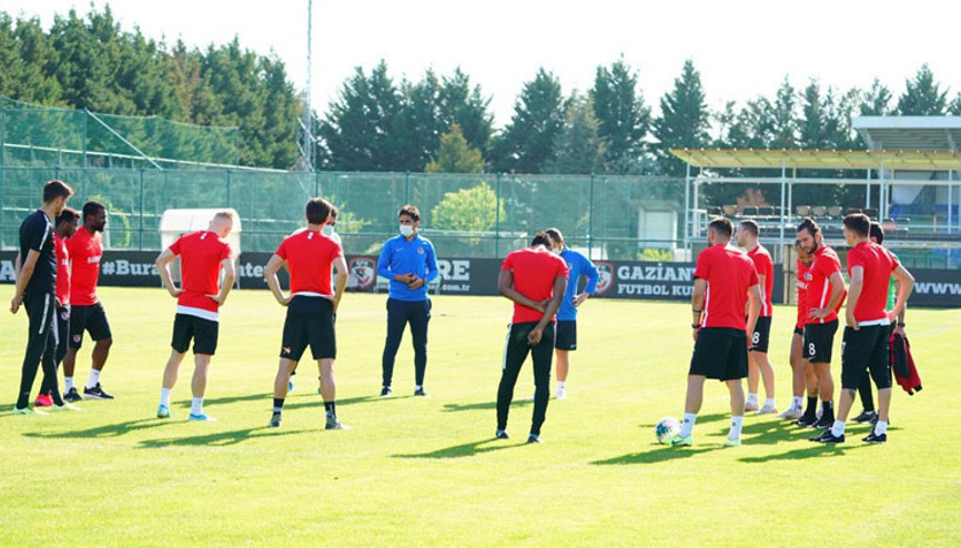 Gaziantep FKda Sumudica karantinada, takım idmanda