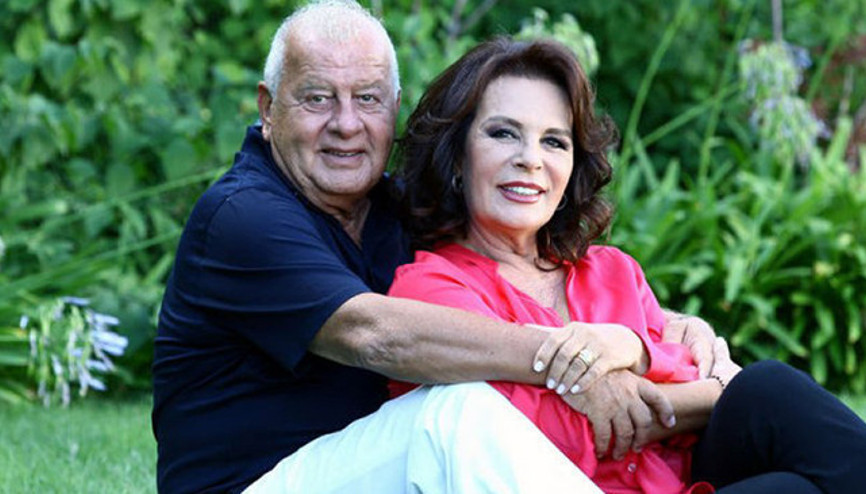 Hülya Koçyiğit ve Selim Soydan evlerinin kapısını açtı