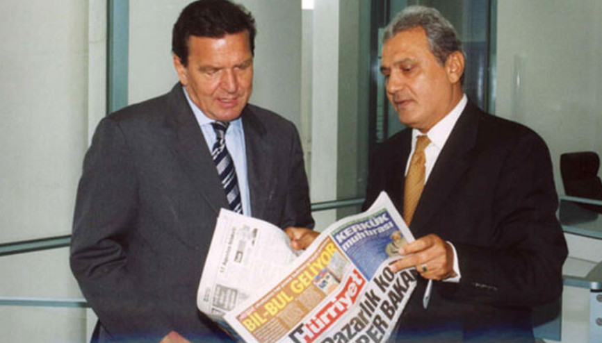 Merkel hükümetine övgü yağdırdı