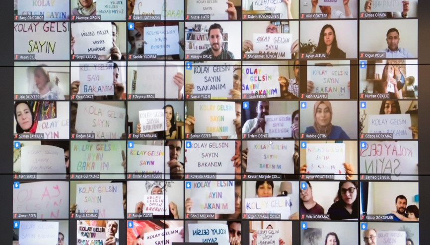 Düzce’deki meslektaşlarından Ziya öğretmene sürpriz Düzce’deki meslektaşlarından Ziya öğretmene sürpriz