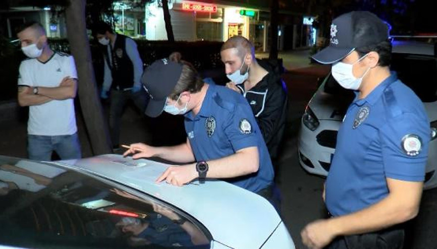 Sokağa çıkma yasağında saç ekim merkezine giden gençlere 6 bin lira ceza