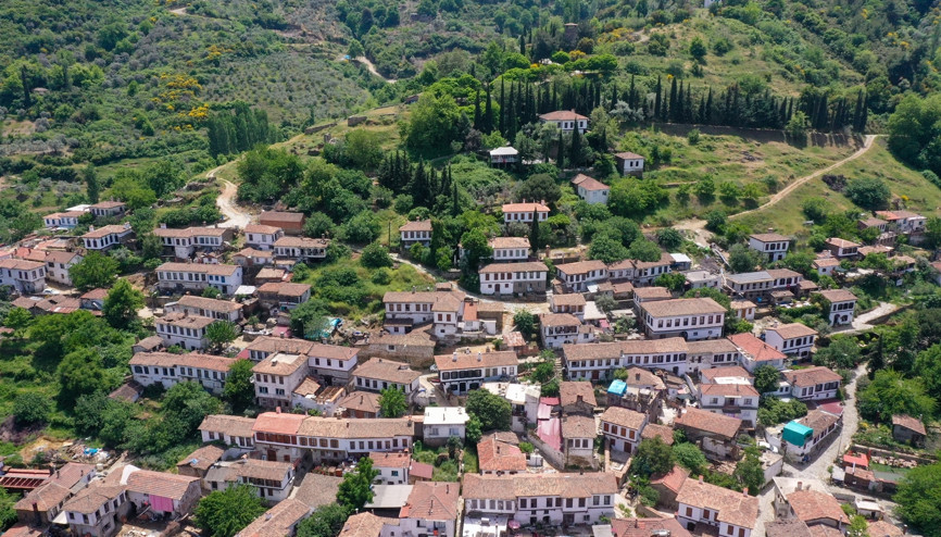 Sessizliğe bürünen kıyamet köyü salgın sonrasına hazırlanıyor