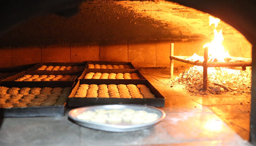 Günde 150 tepsi pişiriliyor Şehir dışındaki akrabalara gönderiliyor