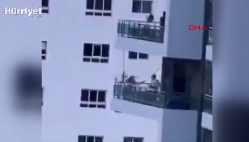 Porto Rikoda bir kişi çocuğu için 8inci kattaki balkona salıncak kurdu