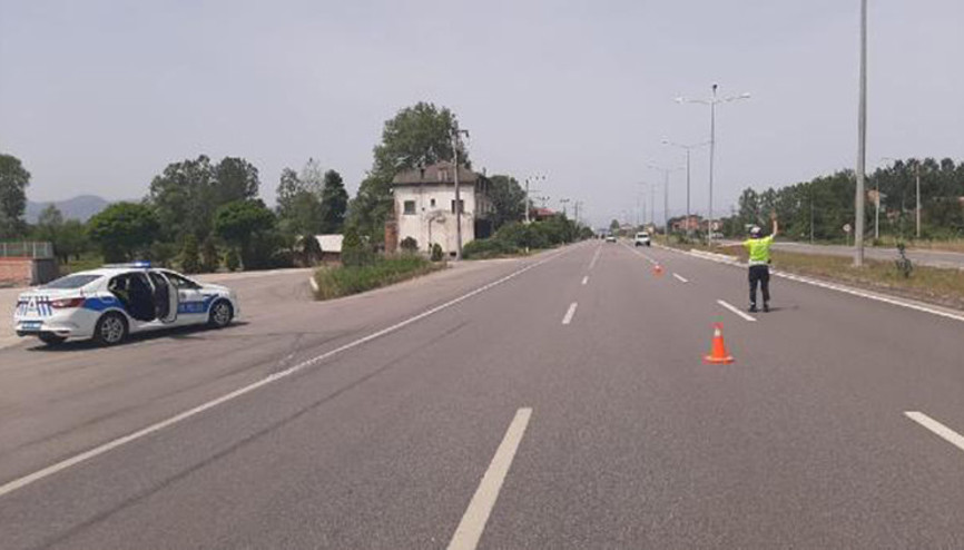 81 ilde trafik denetimi: 36 bin 889 sürücüye ceza 81 ilde trafik denetimi: 36 bin 889 sürücüye ceza